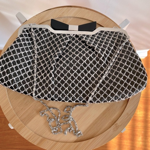 Vintage Style Clutch/ or Shoulder Bag - Picture 2 of 6